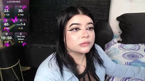 Snapshot of trixxiee_ chatting on September 28, 2:11 pm trixxiee_ online show from September 28, 2:11 pm