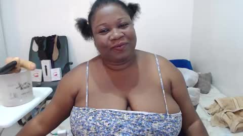 Snapshot of truebella30 chatting on January 23, 8:04 am TrueBella30 online show from January 23, 8:04 am