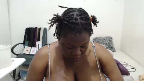 Snapshot of truebella30 chatting on December 29, 3:22 am TrueBella30 online show from December 29, 3:22 am