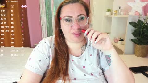 Adelle online show from December 4, 7:39 am