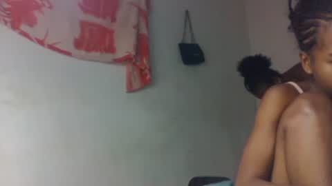 tsaralaza online show from October 31, 6:39 am