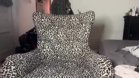 turntpixie online show from April 6, 4:46 am