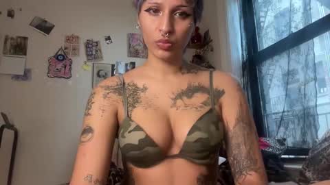 turntpixie online show from May 22, 10:13 am