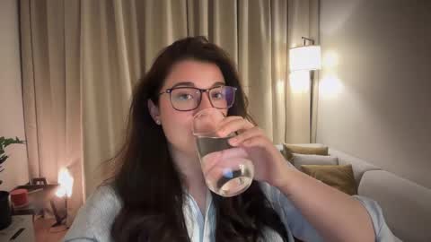 Ariana online show from May 25, 8:30 pm