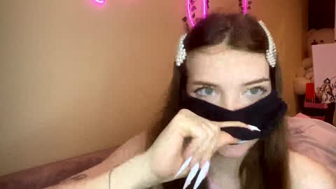 Emily online show from April 1, 3:20 pm