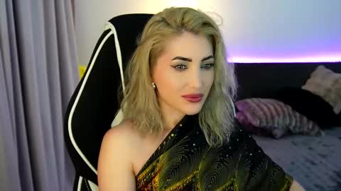 MayCarrey online show from March 13, 11:06 pm