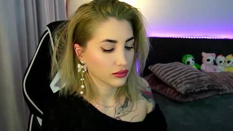 MayCarrey online show from January 14, 10:37 pm