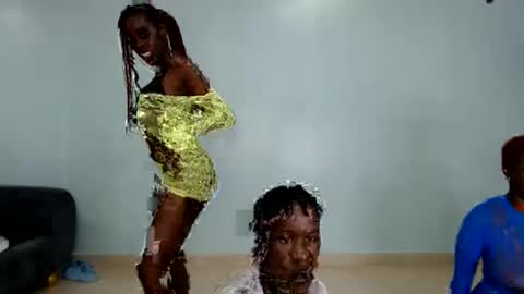 twinkle tushy online show from October 8, 11:31 pm