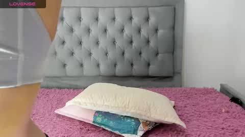 tyfanny19 online show from January 6, 11:08 pm