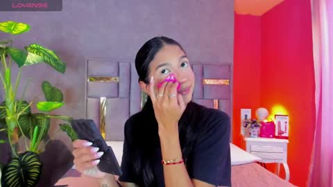 tyla_ks online show from April 7, 8:00 pm