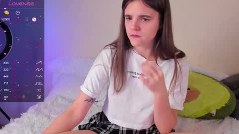 Ema online show from December 4, 8:09 pm