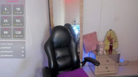 tylor_love online show from March 30, 11:15 pm