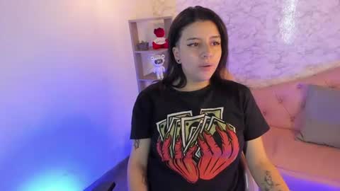 tynasanders online show from June 18, 6:57 pm