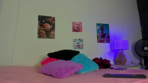 tyra   online show from December 21, 4:17 am