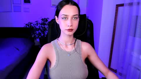 unaericaabistrong online show from January 4, 6:30 pm