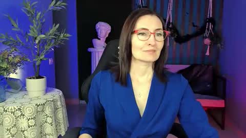 UnaTera online show from October 24, 5:25 am