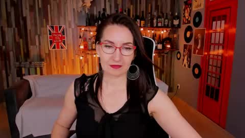 UnaTera online show from May 31, 6:19 am