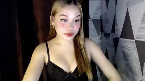 Snapshot of ur_anarosesexdoll chatting on September 8, 7:02 pm anarose online show from September 8, 7:02 pm