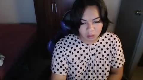 Vee online show from February 2, 3:27 am