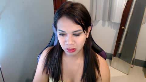 Vee online show from December 28, 1:39 am