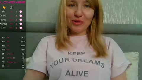 Snapshot of urbadkitty chatting on February 26, 9:12 am urbadkitty online show from February 26, 9:12 am
