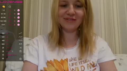 Snapshot of urbadkitty chatting on February 14, 2:44 pm urbadkitty online show from February 14, 2:44 pm