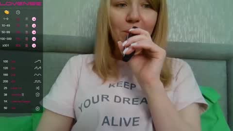 Snapshot of urbadkitty chatting on December 28, 6:39 am urbadkitty online show from December 28, 6:39 am