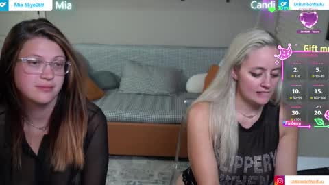 Candi Skye online show from September 28, 5:58 am