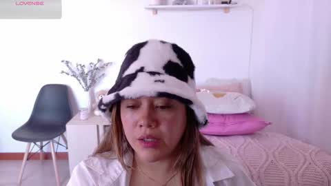 Mia Miller online show from January 18, 3:19 pm