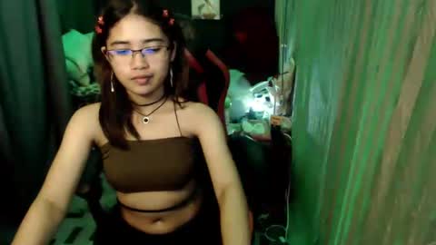 Snapshot of urdreamgirljayne chatting on December 27, 12:29 am urdreamgirljayne online show from December 27, 12:29 am