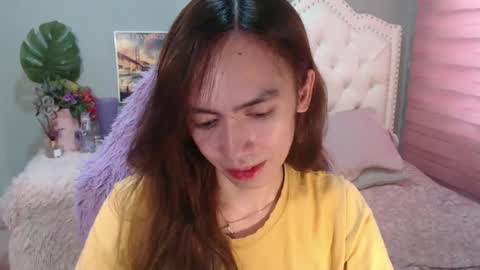 Snapshot of urlovelypinayxxx chatting on February 7, 3:24 am MIYA online show from February 7, 3:24 am