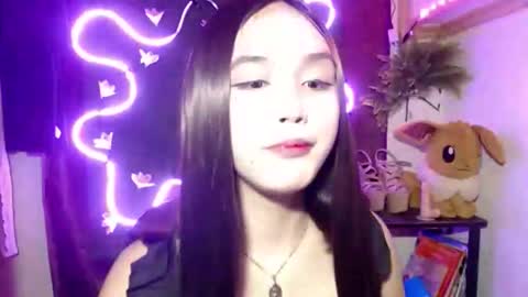 Pia online show from November 18, 10:44 pm