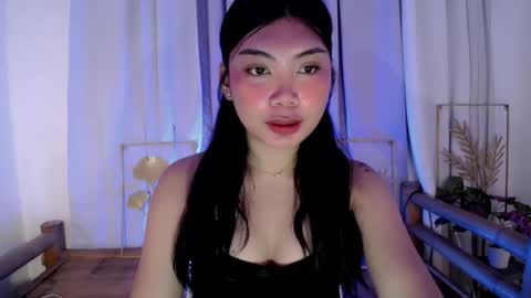 urpinay_sandra69 online show from May 11, 6:49 pm