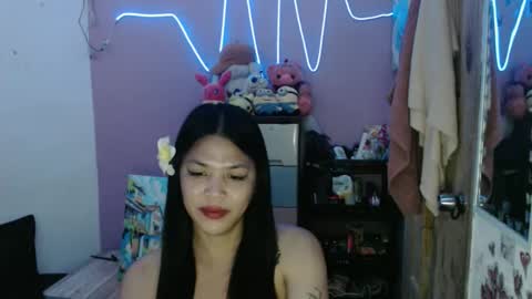 hi im kim online show from February 10, 12:41 pm