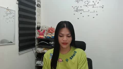 hi im kim online show from December 28, 9:52 am
