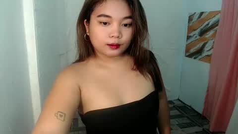 Snapshot of ursexy_ash chatting on March 12, 10:59 am ash online show from March 12, 10:59 am