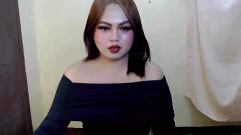 maxie online show from April 28, 7:23 am