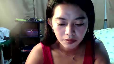 Snapshot of urtinypinay chatting on October 28, 2:06 am urtinypinay online show from October 28, 2:06 am
