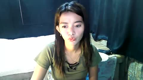 Snapshot of urtinypinay chatting on January 8, 1:11 am urtinypinay online show from January 8, 1:11 am