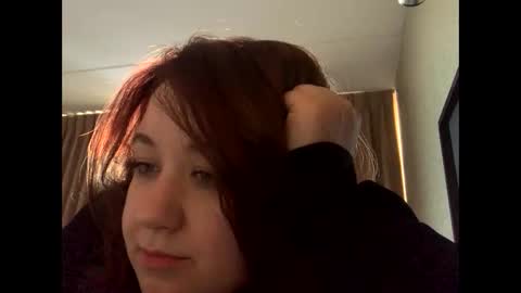 usefulhole online show from October 2, 10:15 pm