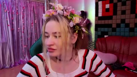 Leila online show from April 10, 3:18 pm