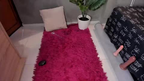 Snapshot of vainilla_whisper chatting on October 4, 4:18 am Vainilla online show from October 4, 4:18 am