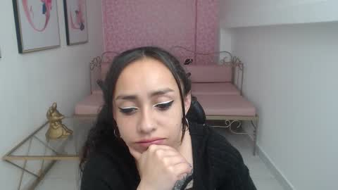 Vaiolet online show from October 29, 2:20 pm