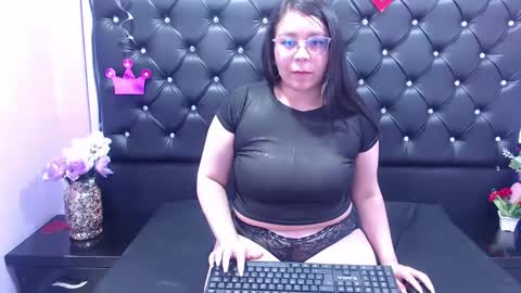 vaioleth_addams online show from February 18, 2:38 am