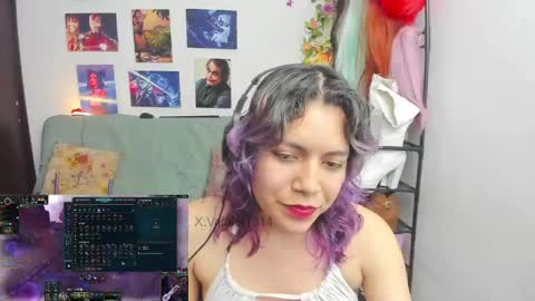 Vaiolet1314 online show from May 16, 2:25 am
