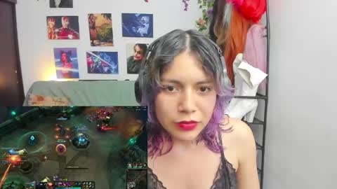 Vaiolet1314 online show from May 24, 3:38 am
