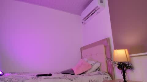Snapshot of vale_kross chatting on December 2, 12:06 pm HI IM NEW online show from December 2, 12:06 pm