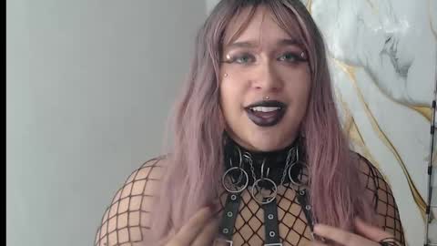 valen_ross7 online show from May 8, 1:36 pm