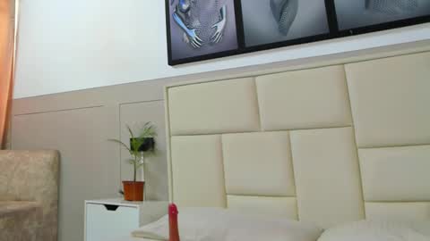 Valen White online show from February 11, 7:27 pm