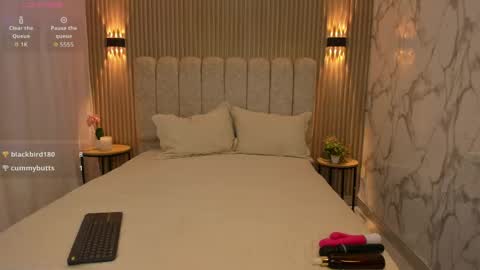 valentina robertson online show from April 21, 1:42 am